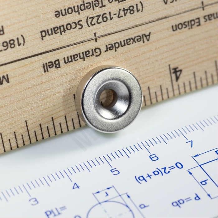 Ø10x8/4x5 mm Countersunk Hole Neodymium Magnet Thickness 5mm Countersunk 8/4
