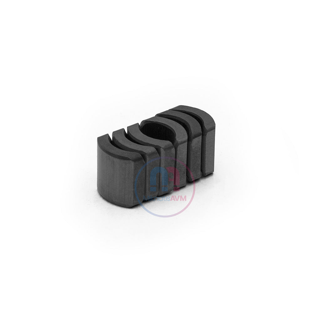 17x16.5 mm Ferrite Arc Magnet (Outer Pole N)