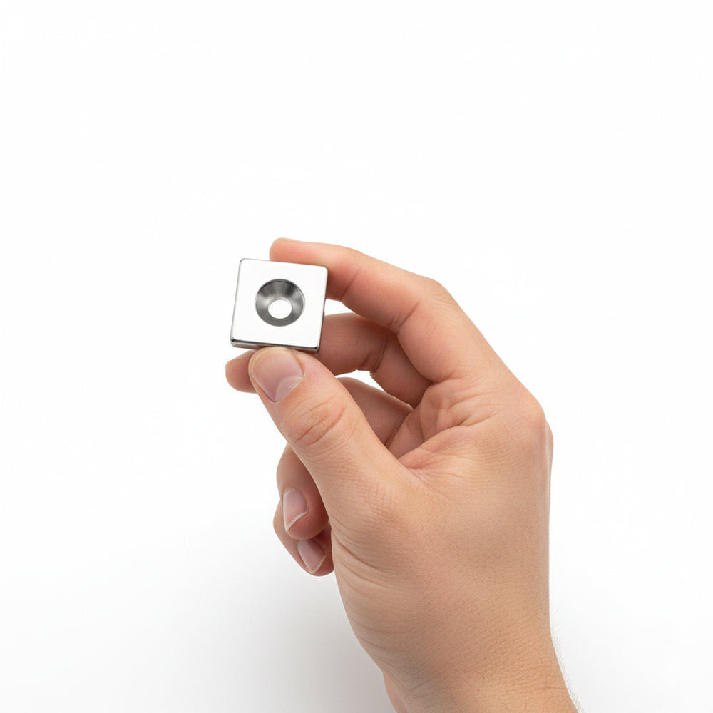 20x20x5 mm (10.5x5) x1 Hole-Punched Neodymium Magnet