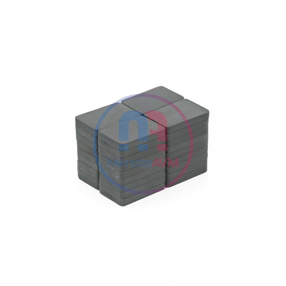 30x20x4 mm Ferrite Magnet - Y35 Grade