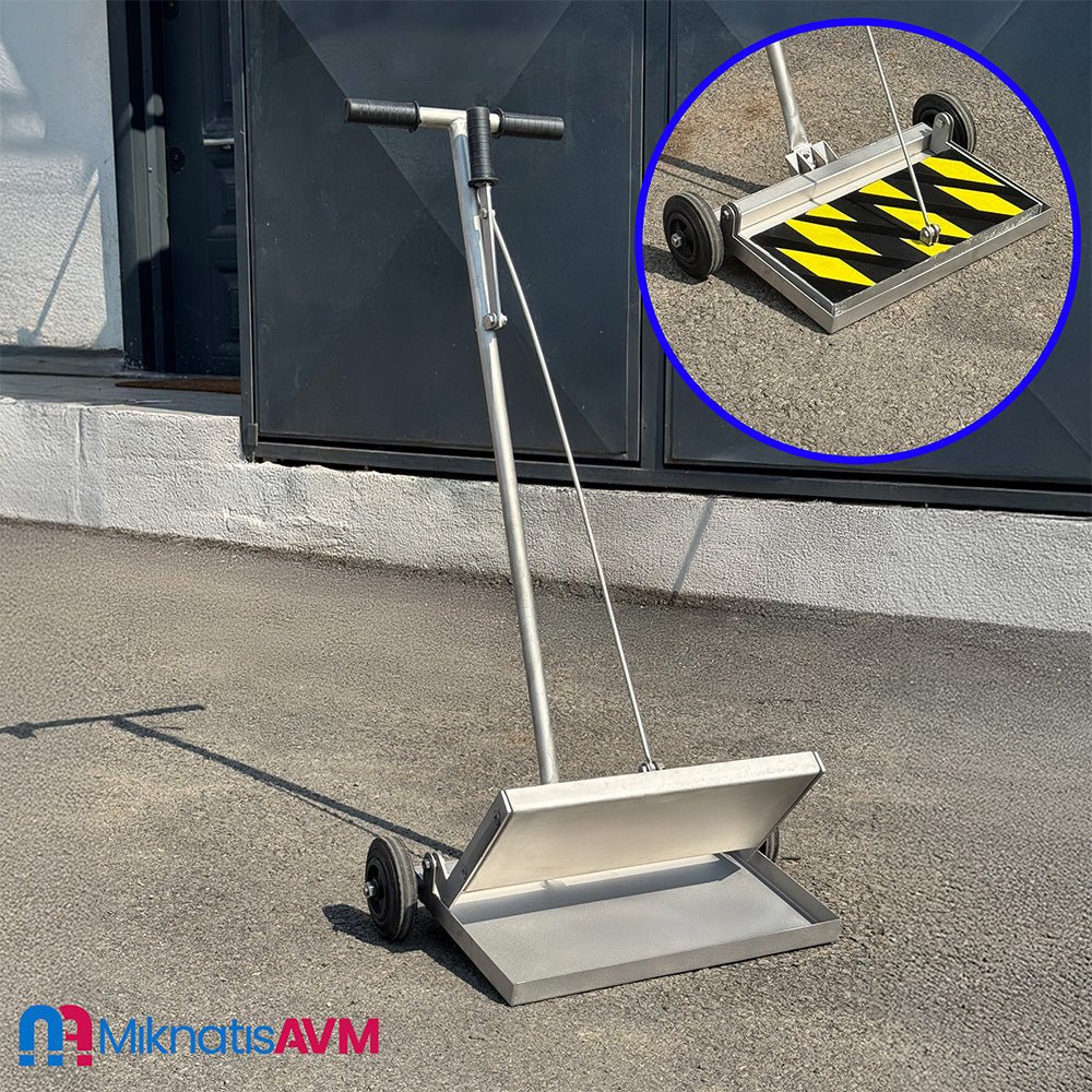 400x200x30 mm Easy-Clean Magnetic Sweeper – Compact, Practical, and Efficient Metal Collection Tool