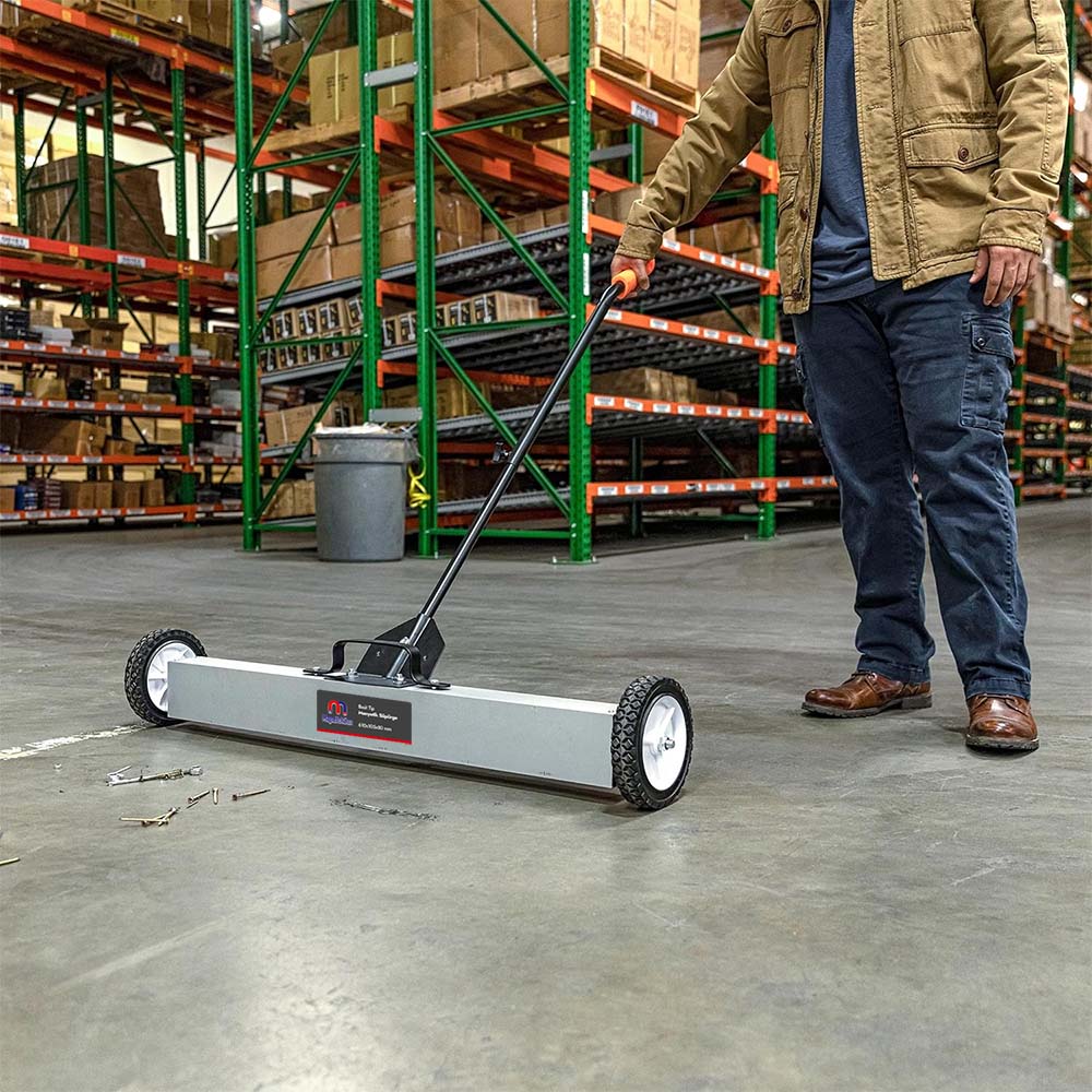 610x105x80 mm Magnetic Vacuum Cleaner - with Easy Release Mechanism - with Extendable Handle - Aluminum Chassis