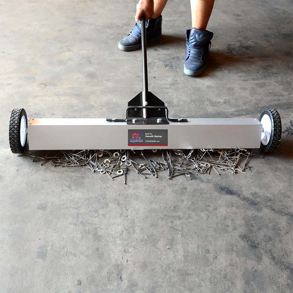 610x105x80 mm Magnetic Vacuum Cleaner - with Easy Release Mechanism - with Extendable Handle - Aluminum Chassis